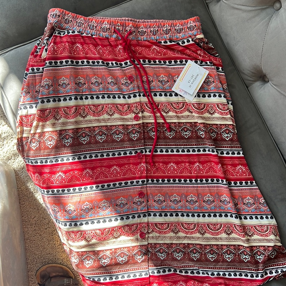 Lularoe Marsha (M) skirt